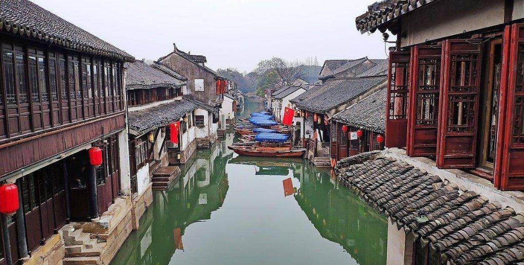 光致变色纱线定制天幕：展现个人风格的露营新选择